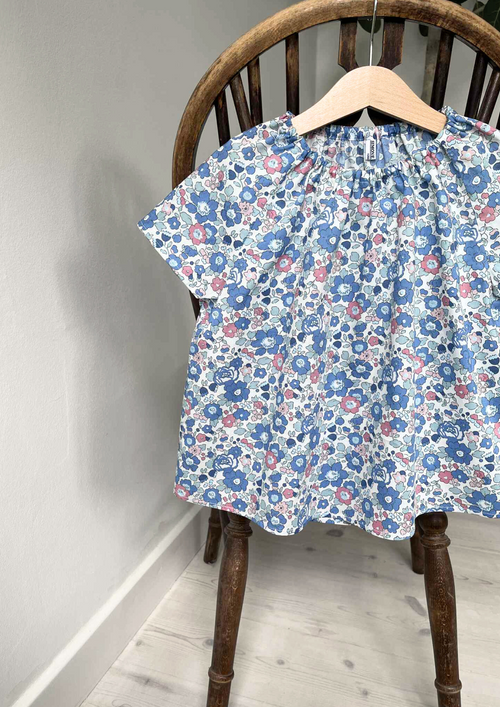 Agnes top (valgfrit Liberty Tana Lawn print)